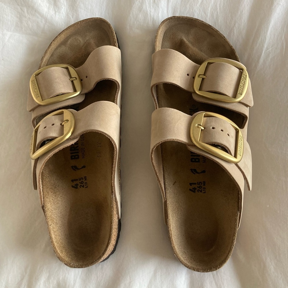 Arizona Big BuckleNubuck Leather—Sandcastle color, worm once!